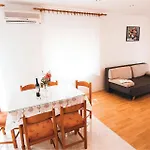 Apartment Apartment Stablinec Ivbr Cr Vodice