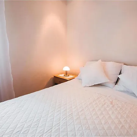 3 Bedroom Beautiful Apartment In Vodice Apartment *