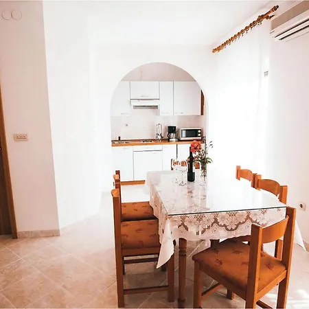 3 Bedroom Beautiful Apartment In Vodice Apartment Vodice