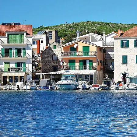 3 Bedroom Beautiful Apartment In Vodice Apartment
