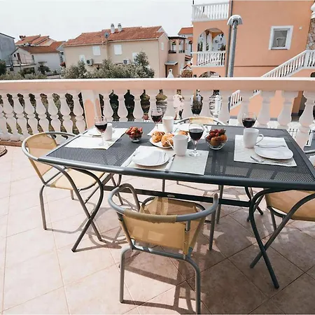 3 Bedroom Beautiful Apartment In Vodice Vodice